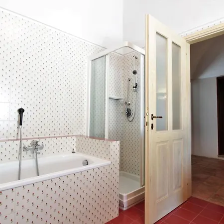 La Casa Dei Nonni, House With Private Pool, Torino *
