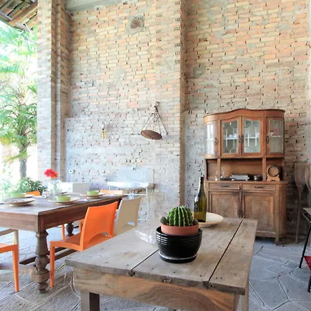 Casa vacanze La Casa Dei Nonni, House With Private Pool, Torino