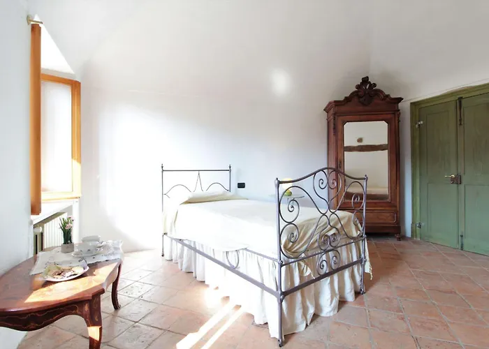 La Casa Dei Nonni, House With Private Pool, Torino Casa de Férias Brozolo