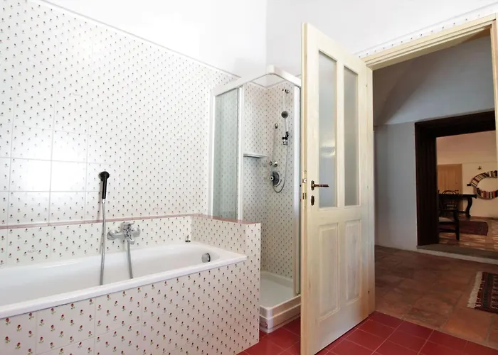 La Casa Dei Nonni, House With Private Pool, Torino *